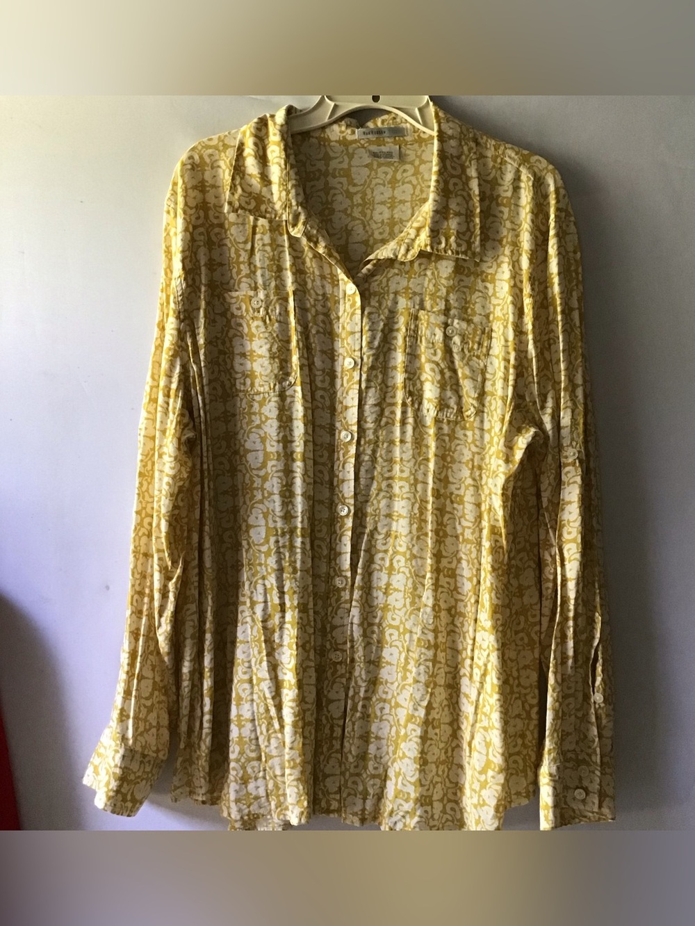 438 Van Heusen Yellow Patterned Long-Sleeve Button-Down Shirt